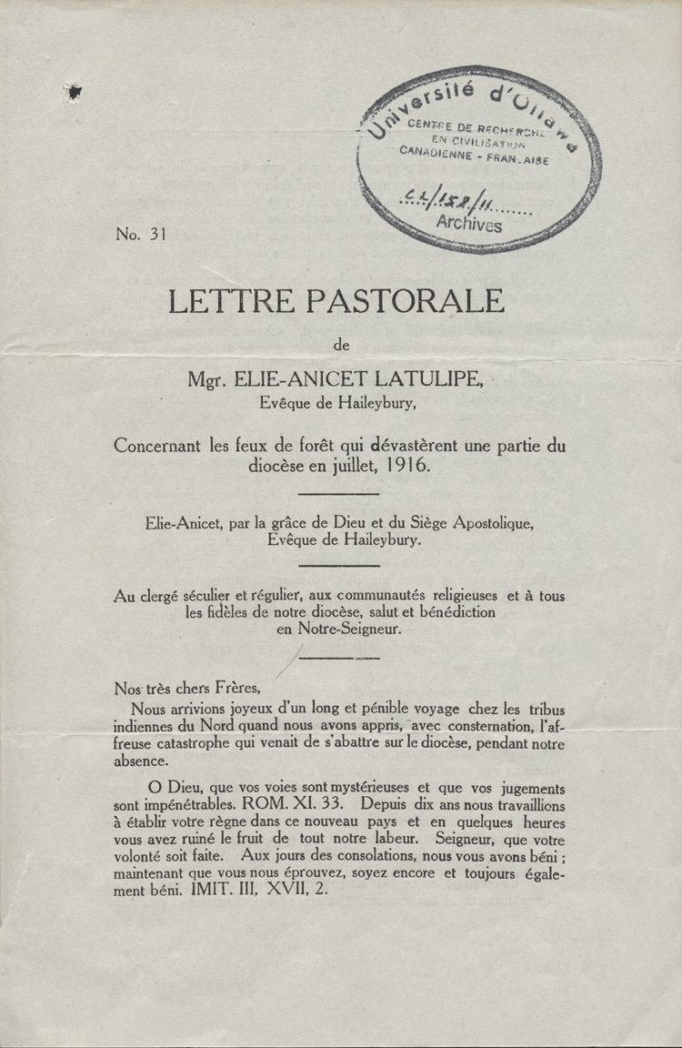 Reproduction de la premi&egrave;re page de la lettre pastorale de Mgr &Eacute;lie-Anicet Latulipe, &eacute;v&ecirc;que de Haileybury (Ontario), concernant les feux de for&ecirc;t dans le Nord de l'Ontario, 1916.
