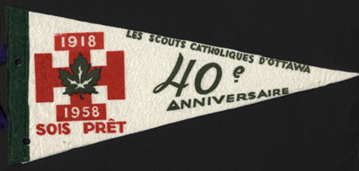 Fanion comm&eacute;morant le 40e anniversaire du mouvement scout catholique d'Ottawa