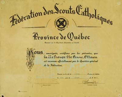 Certificat par lequel la F&eacute;d&eacute;ration des scouts catholiques reconna&icirc;t officiellement la 22e troupe de la paroisse Sainte-Anne d'Ottawa (1947)