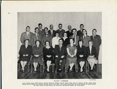 Reproduction de la dixi&egrave;me page de Souvenir, l’album de l’inauguration officielle de l’&Eacute;cole secondaire St-Laurent de Cornwall (Ontario), comprenant une photographie du personnel enseignant de l’&eacute;cole, juin 1951.
